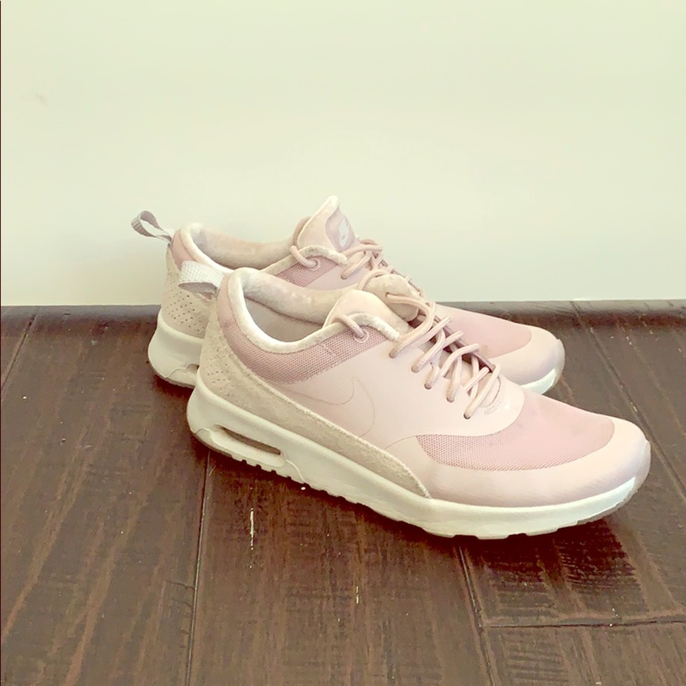 Women’s violet AirMax Thea size 7.5